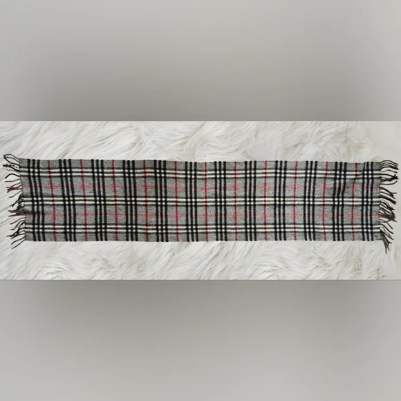 🩶 Burberry Cashmere Scarf 🩶 - Picture 5 of 9